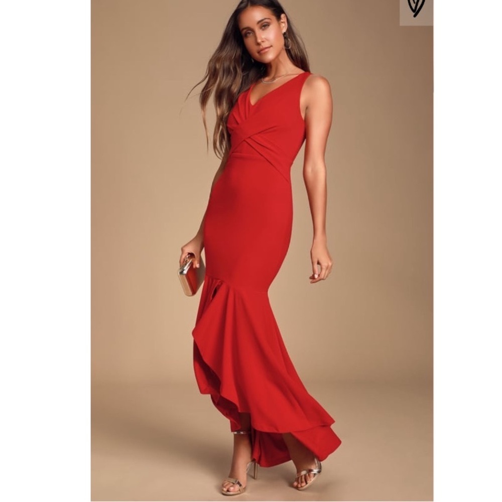 Lulu’s red evening dress